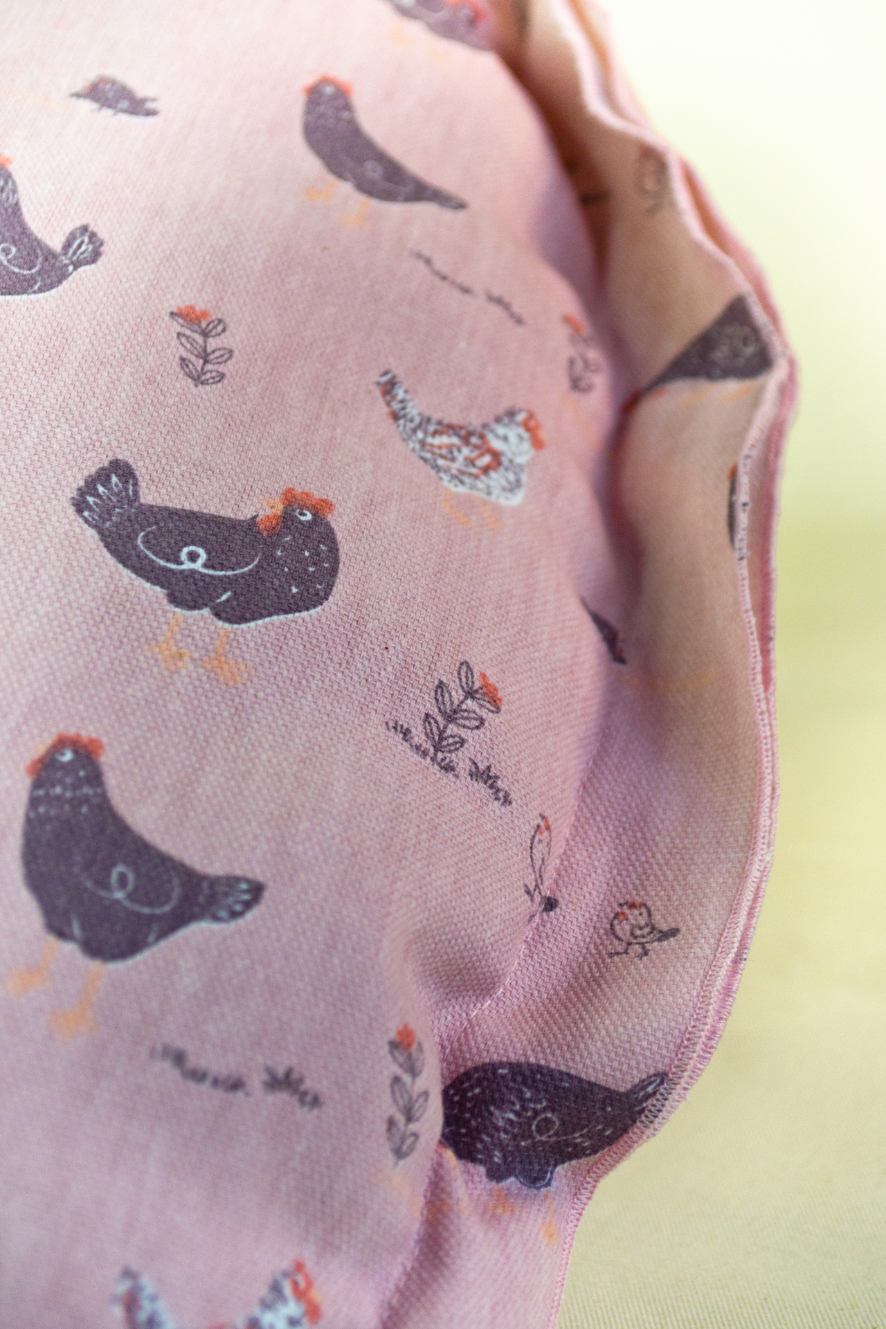 ПОДУШКА, КОШИК, РАНЕР В РОЖЕВОМУ КОЛЬОРІ