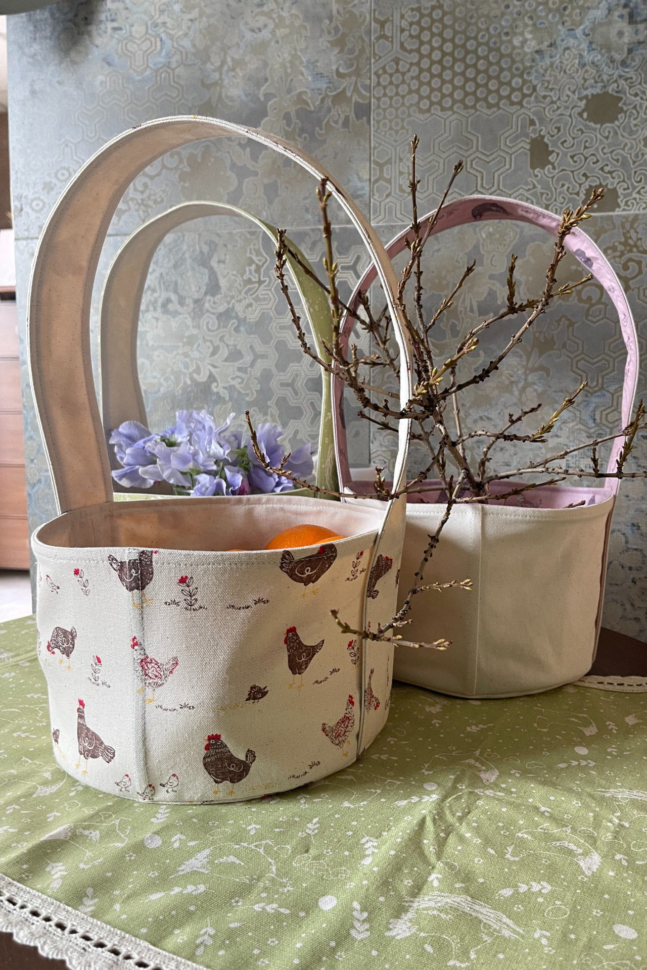 ПОДУШКА, КОШИК, РАНЕР В БЕЖОВОМУ КОЛЬОРІ