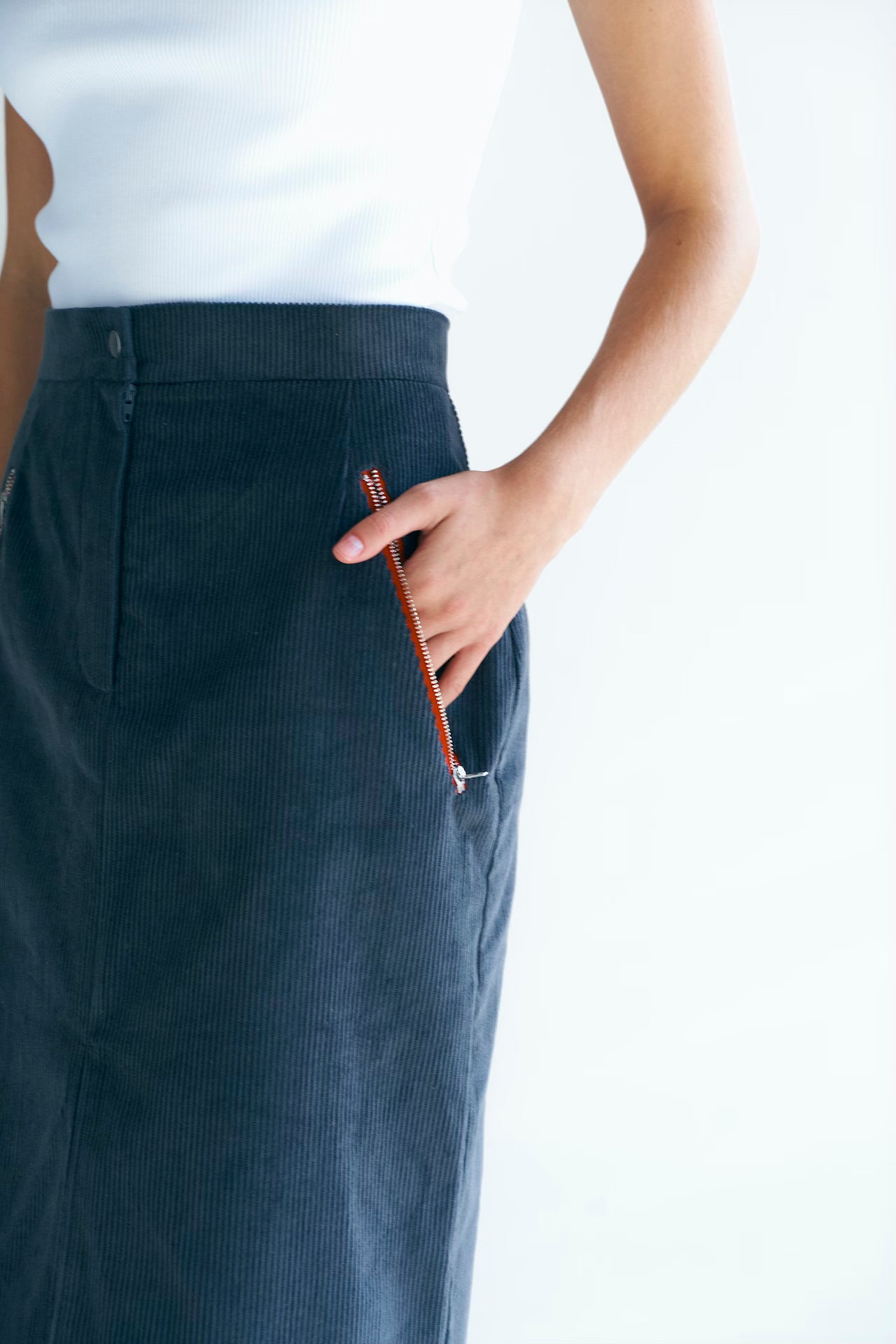 СПІДНИЦЯ ВЕЛЬВЕТОВА СІРА