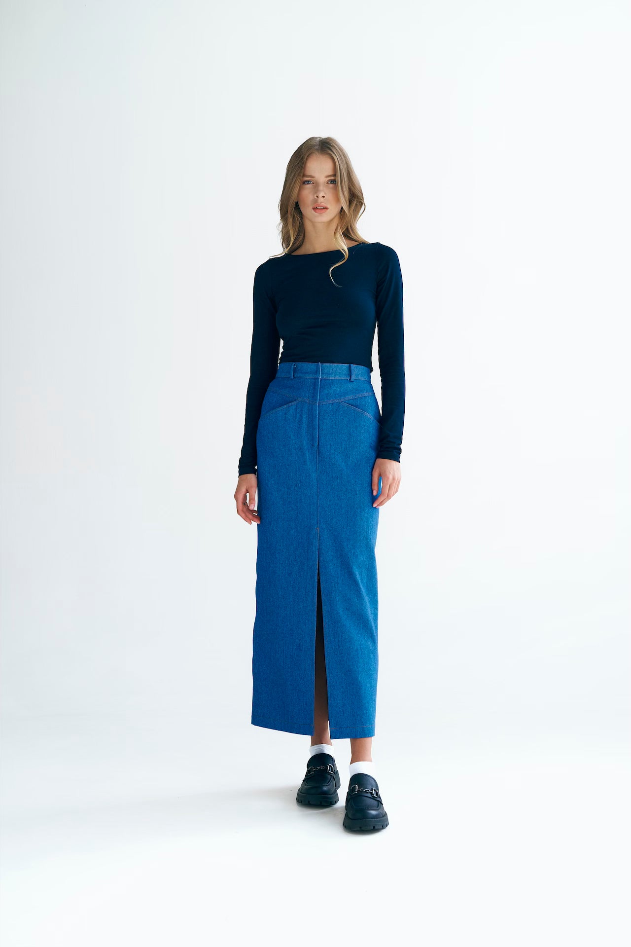 ДЖИНСОВА СПІДНИЦЯ З ВИШИВКОЮ