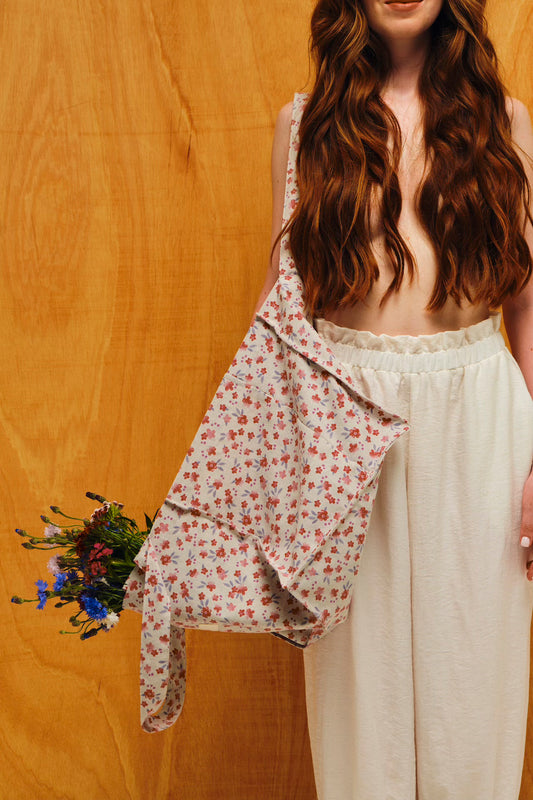 ШОПЕР "ВИНО, БАГЕТ І Я" В КВІТКОВИЙ ПРИНТ